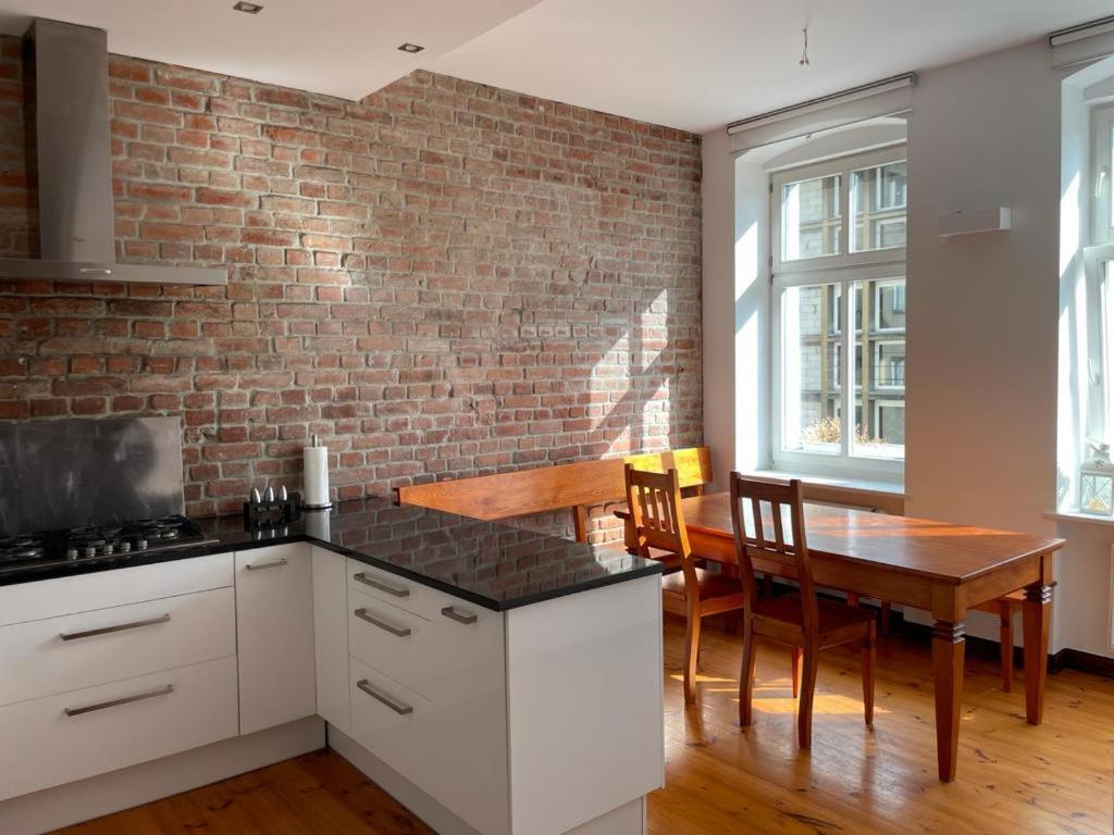 Uroczy Apartament 97M2 W Samym Centrum Wroclawia エクステリア 写真
