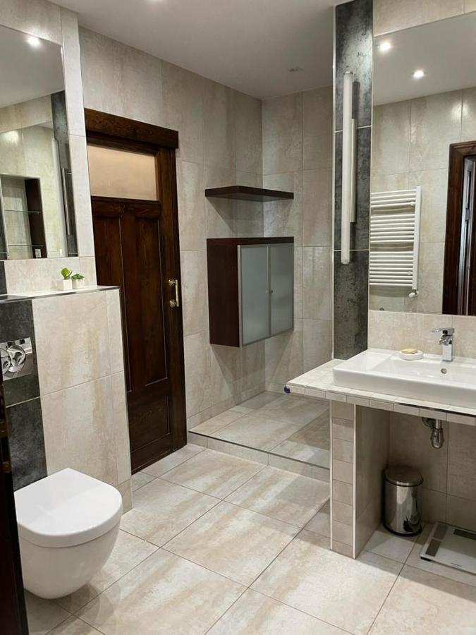 Uroczy Apartament 97M2 W Samym Centrum Wroclawia エクステリア 写真