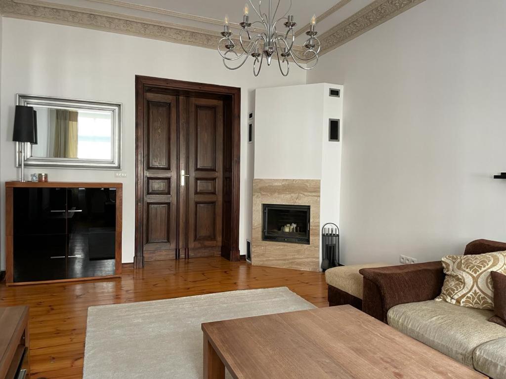 Uroczy Apartament 97M2 W Samym Centrum Wroclawia エクステリア 写真